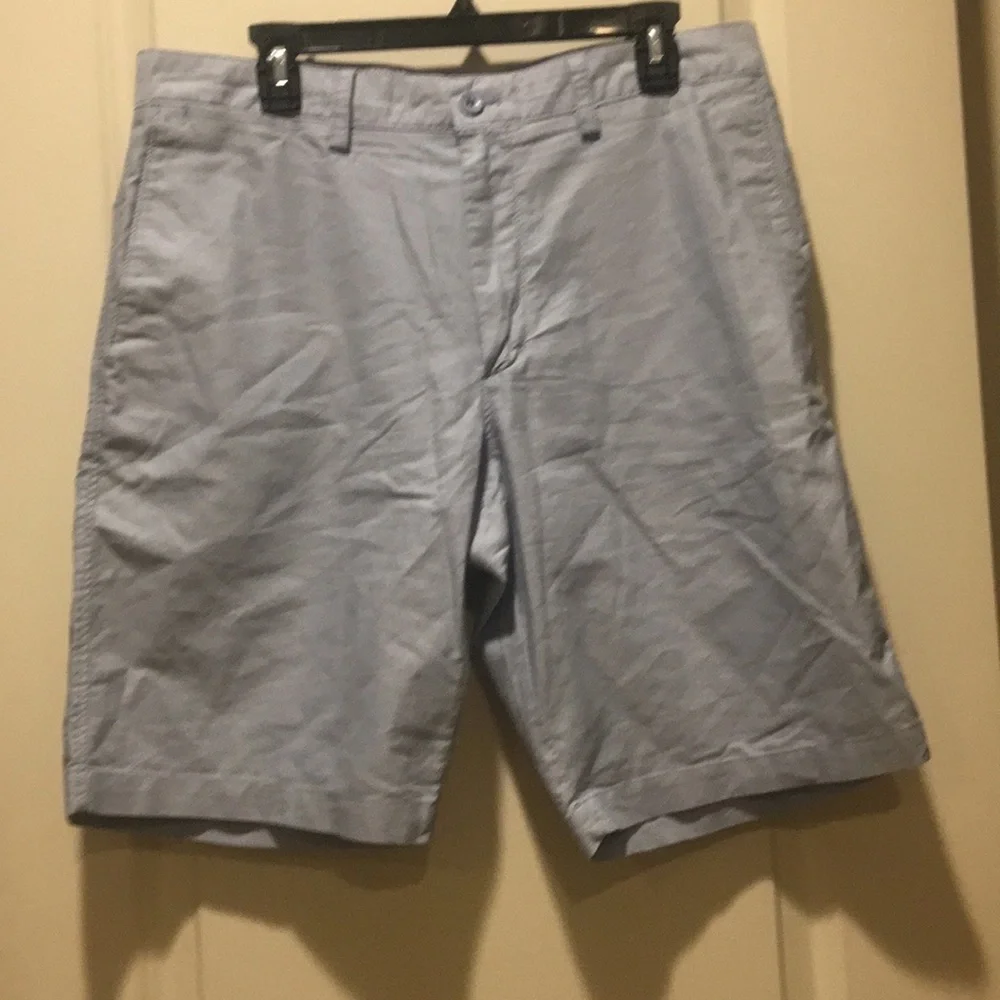 Banana Republic mens 100% cotton Bermuda shorts light blue with pockets size 34